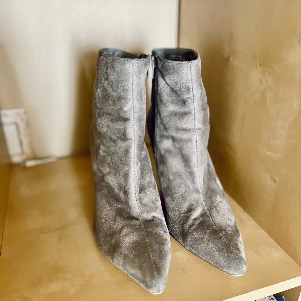 Carlos by Carlos Santana Mandarin Booties Gray Faux Suede Pointed Toes size 11 - Picture 4 of 10